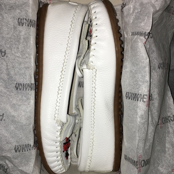 Minnetonka Moccasins - Picture 7 of 8